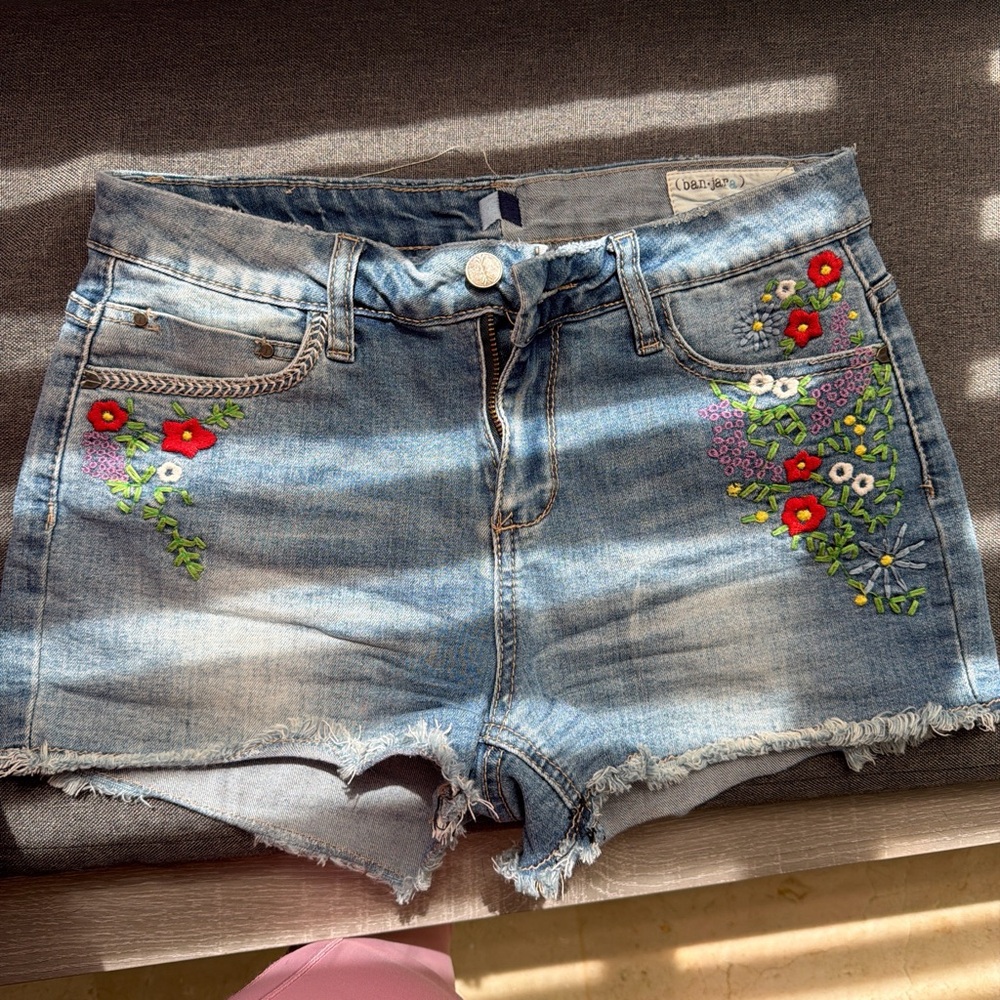 Light Wash Embroidered Denim Shorts - Floral Accent
